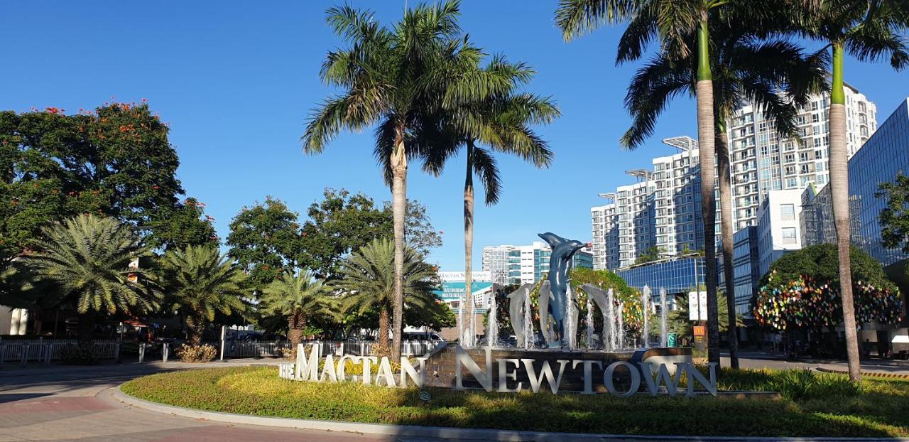 Mactan Newtown With Sun Set And Garden View Aparthotel Cebu Exterior photo